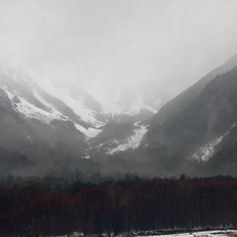 次の日〜。
悪天候です。
雨降ってます☔　雨の想定はしていなかった。