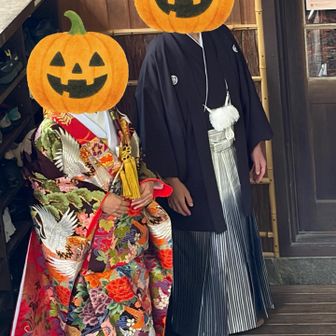 イタリア大使館で記念撮影かな。ステキ💓
おめでとう御座います㊗️
許可を得ました。　こちらを向いてくれてます☺️
ドレスの方、膝ま付いてプロポーズ？の方、幸せが溢れてました。今時？