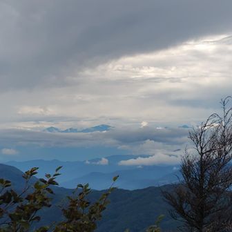 聖岳と赤石岳、悪沢岳は見えました