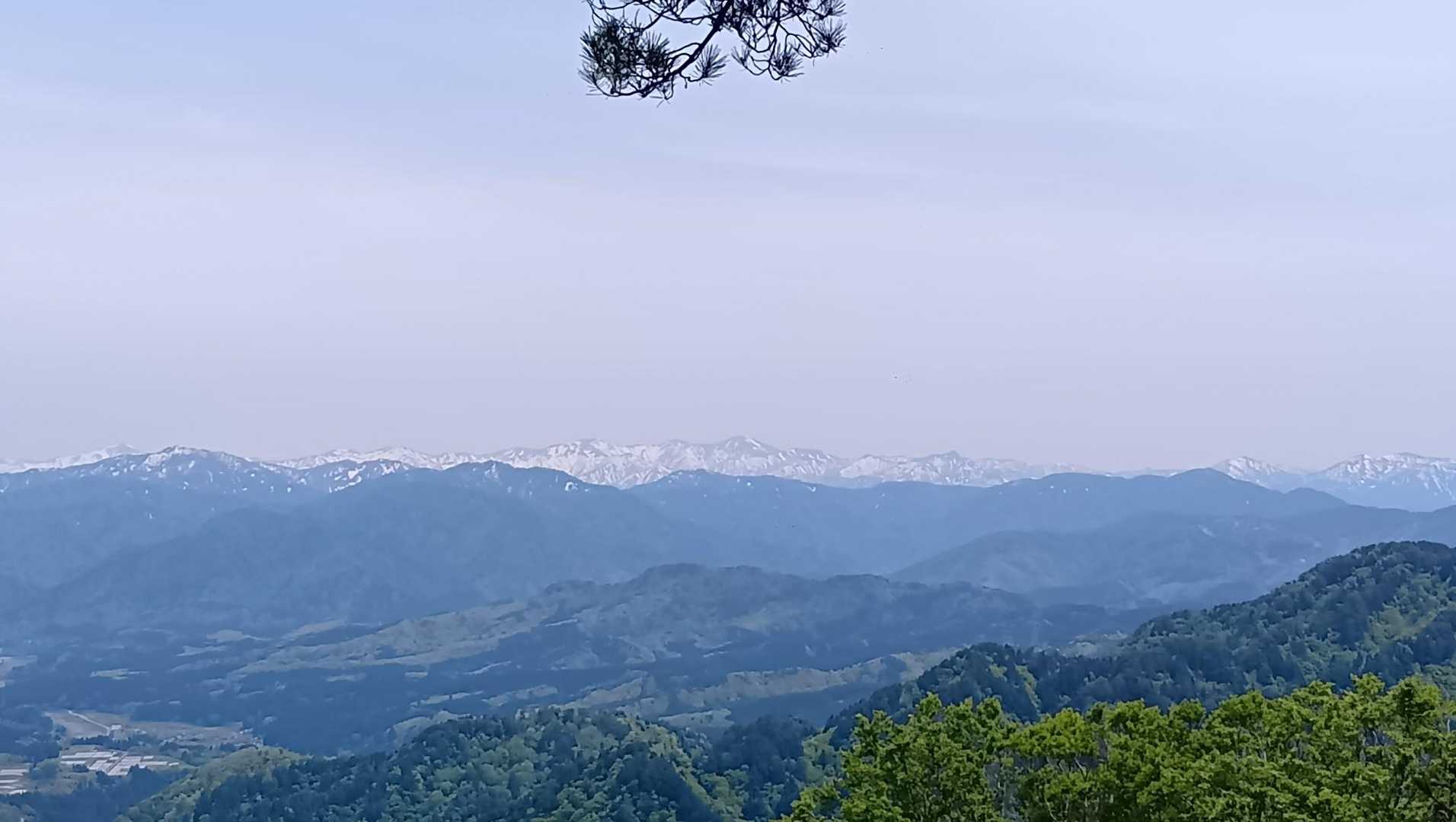 朝日連峰。