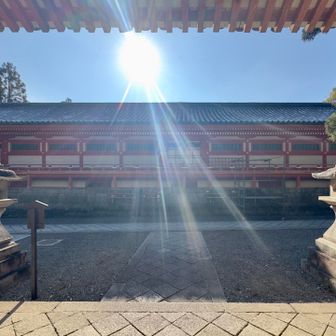 北総門から本殿の後ろ側