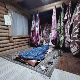 部屋紹介、先客１人は2階で💤との事だったので１階に一人💤💤