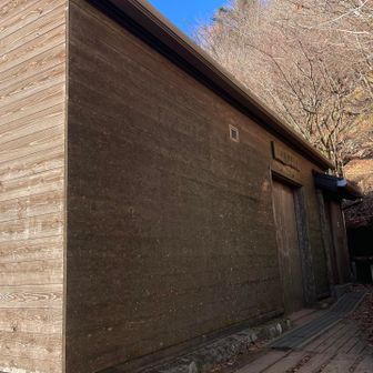 犬越路避難小屋