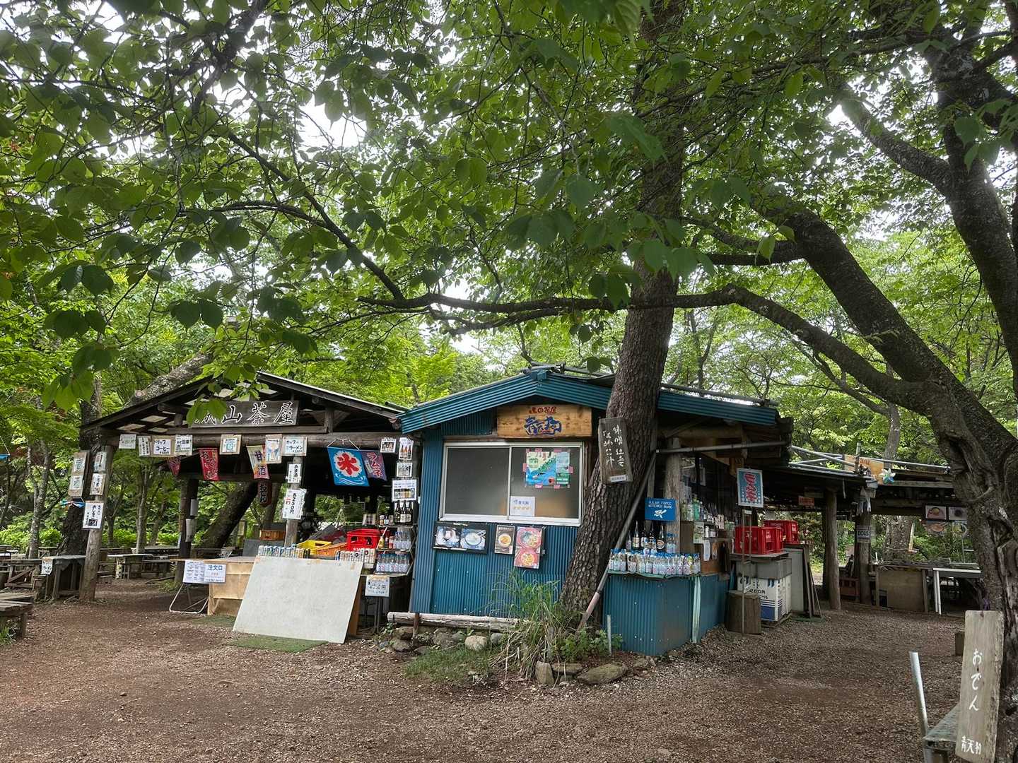 茶屋がちょいちょいある
