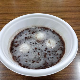 櫻茶屋さんの白玉ぜんざい。写真はイマイチだけど💦おいしかったです😊