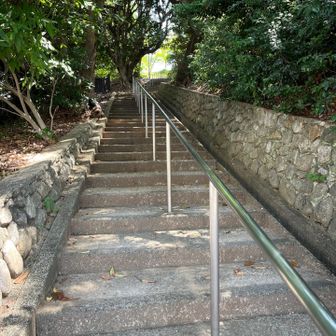 麁原（そはら）山公園入口
80＋数段で山頂