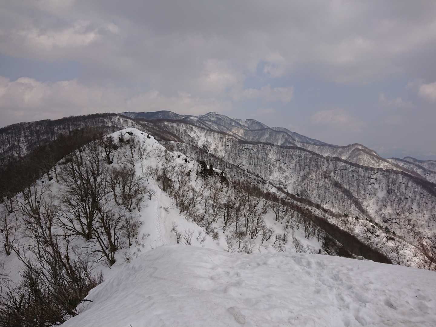 ヤタガラ山まで戻ってきた
すっかり晴れたね
