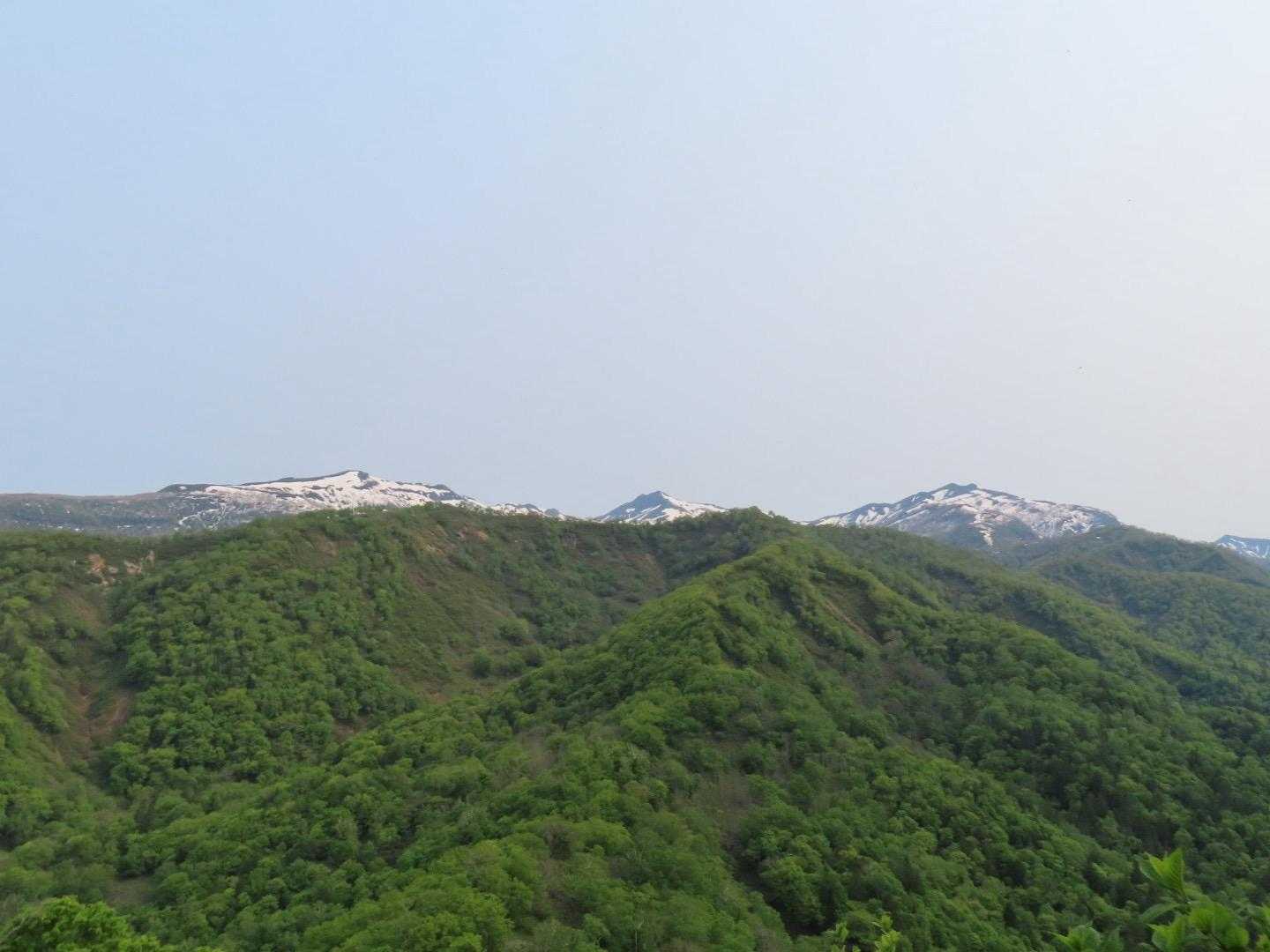 景色を楽しみながら岩登り