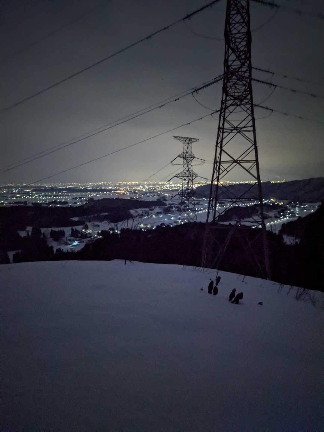 石川山についた🎵

新発田の夜景も捨てたもんじゃない😻