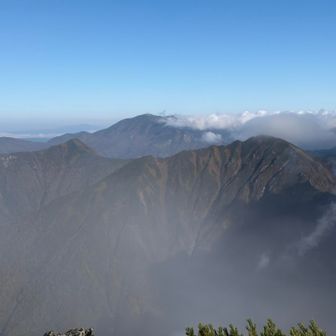 山頂から幌尻岳