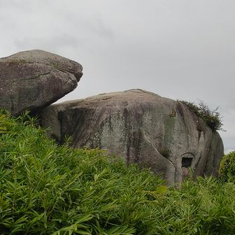 霞んでる
