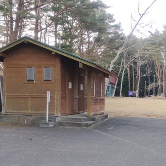 立派なトイレは閉鎖中