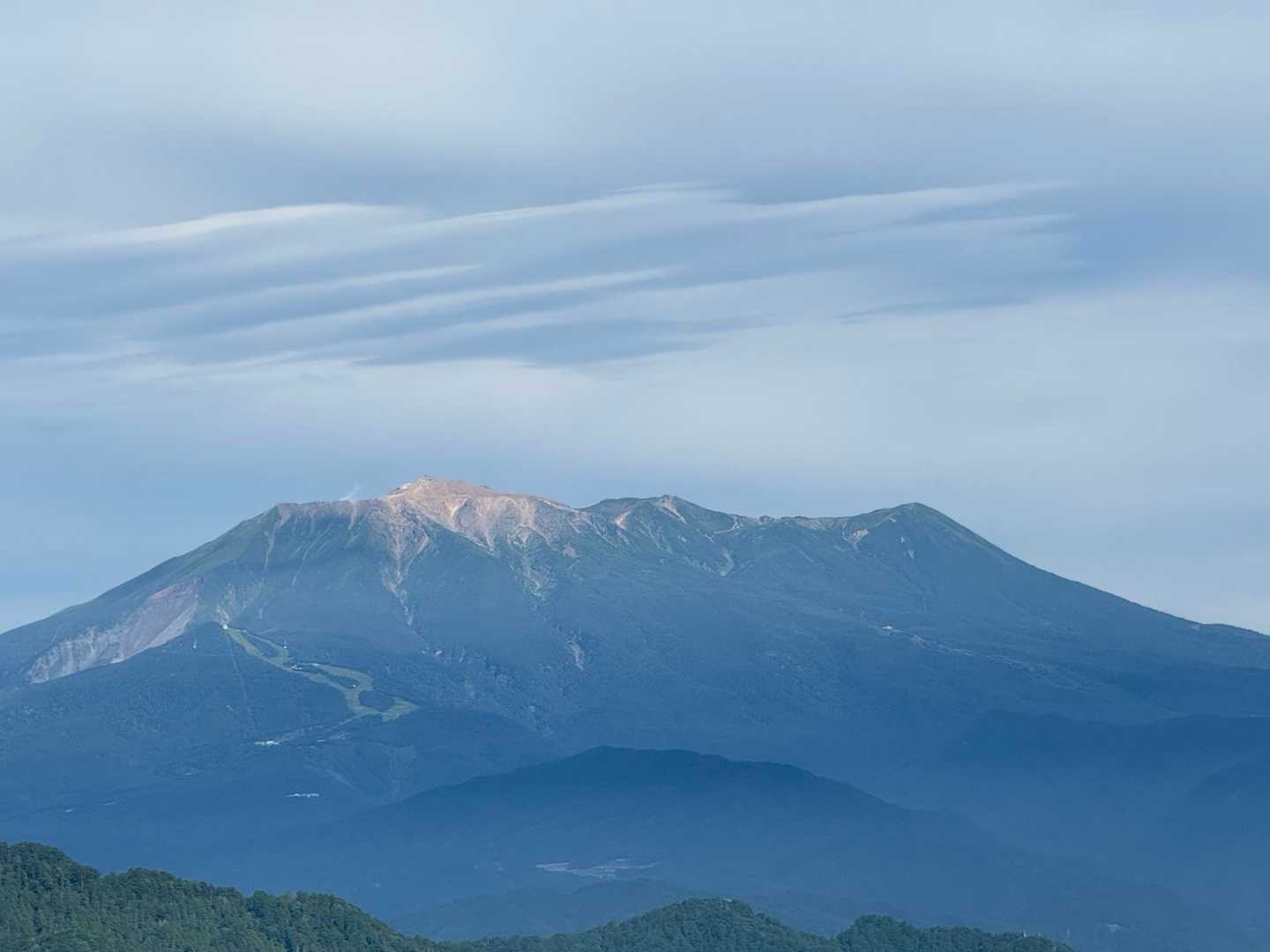 途中に３ヶ所程展望ヶ所があり、御嶽山を眺める事が出来ました😌