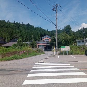 午前の用事や昼食を済ませてから、駐車場に車を停めてスタートです。