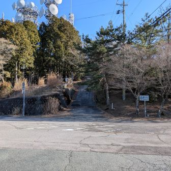 本宮山スカイラインを横切る。来た道