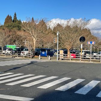 下山時の駐車場、ほぼ満車になっていました！