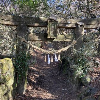 下は神社経由で
荘厳な雰囲気
