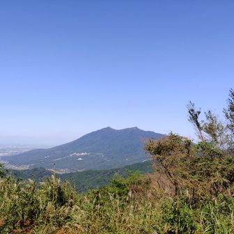 二度目の山頂からの筑波山。