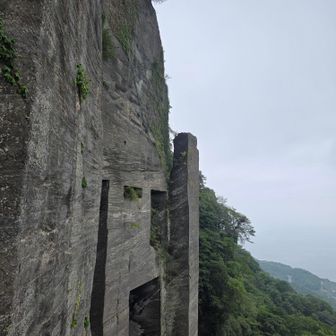ラピュタの壁