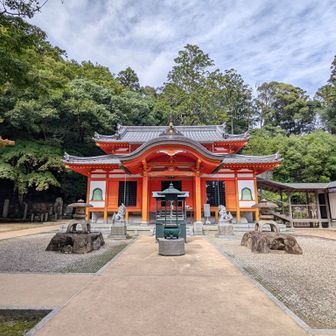 中山寺奥之院。