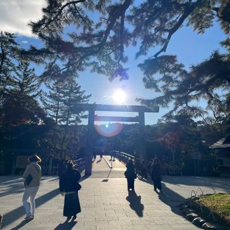 宇治橋　実際の太陽は眩しくて見えない位です