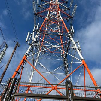 うさぎ山の鉄塔
住宅の中にありました