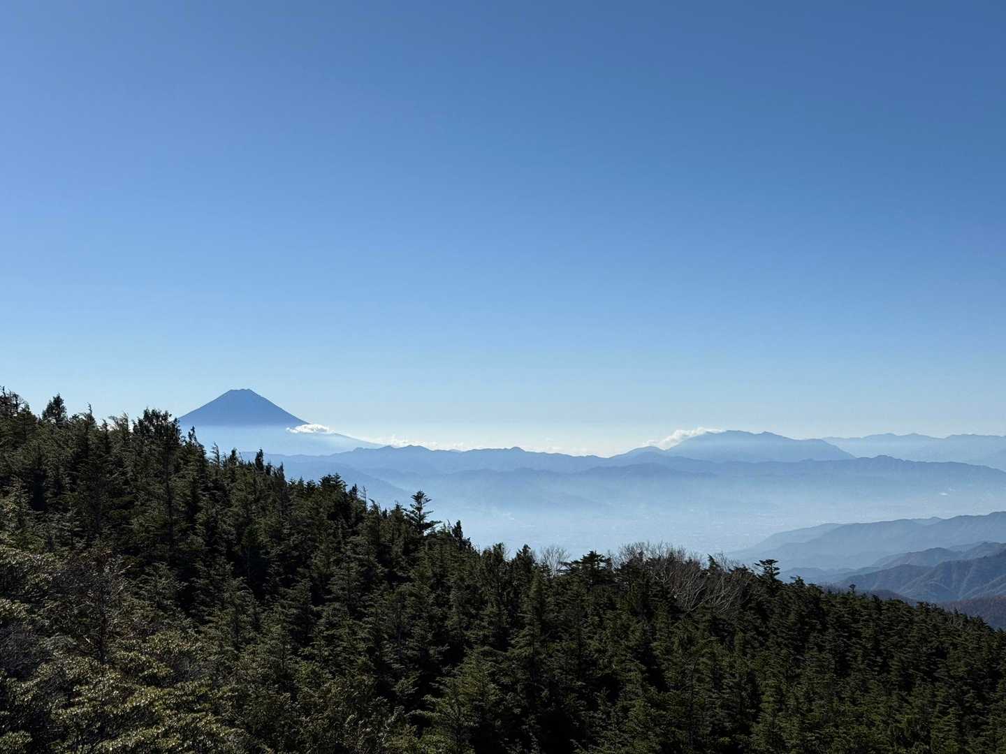 乾徳山登山口-乾徳山-笠盛山-黒金山-牛首のタル-黒金山登 周回コースの写真