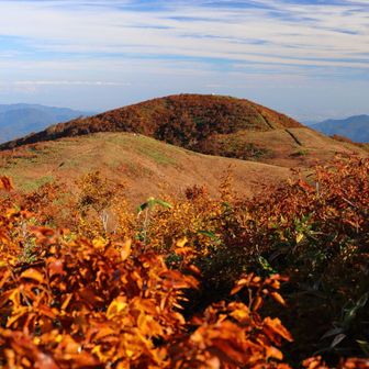 中金剛堂山は見晴らしはよくありませんが、金剛堂山はなんとか見えました。