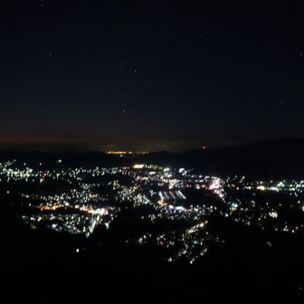 落雷岩から　晴れてますが日の出方向は雲があります☁️
