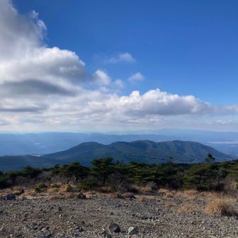 栗野三兄弟
右から栗野岳→P4→P3→日添岳

これから日添岳を越えて帰らねば😇