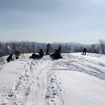 賑わっていた。