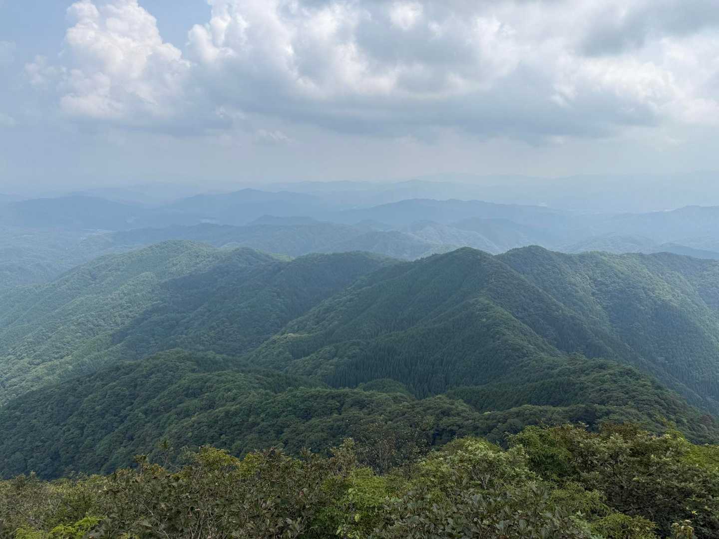 今日は若干霞んでます
そして　今日も雷の音が聞こえて来ました