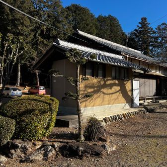 白山神社の駐車場脇のトイレをお借りしました。ありがとうございました。