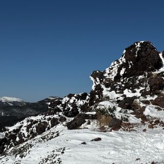 茶臼山展望台から、蓼科山方面