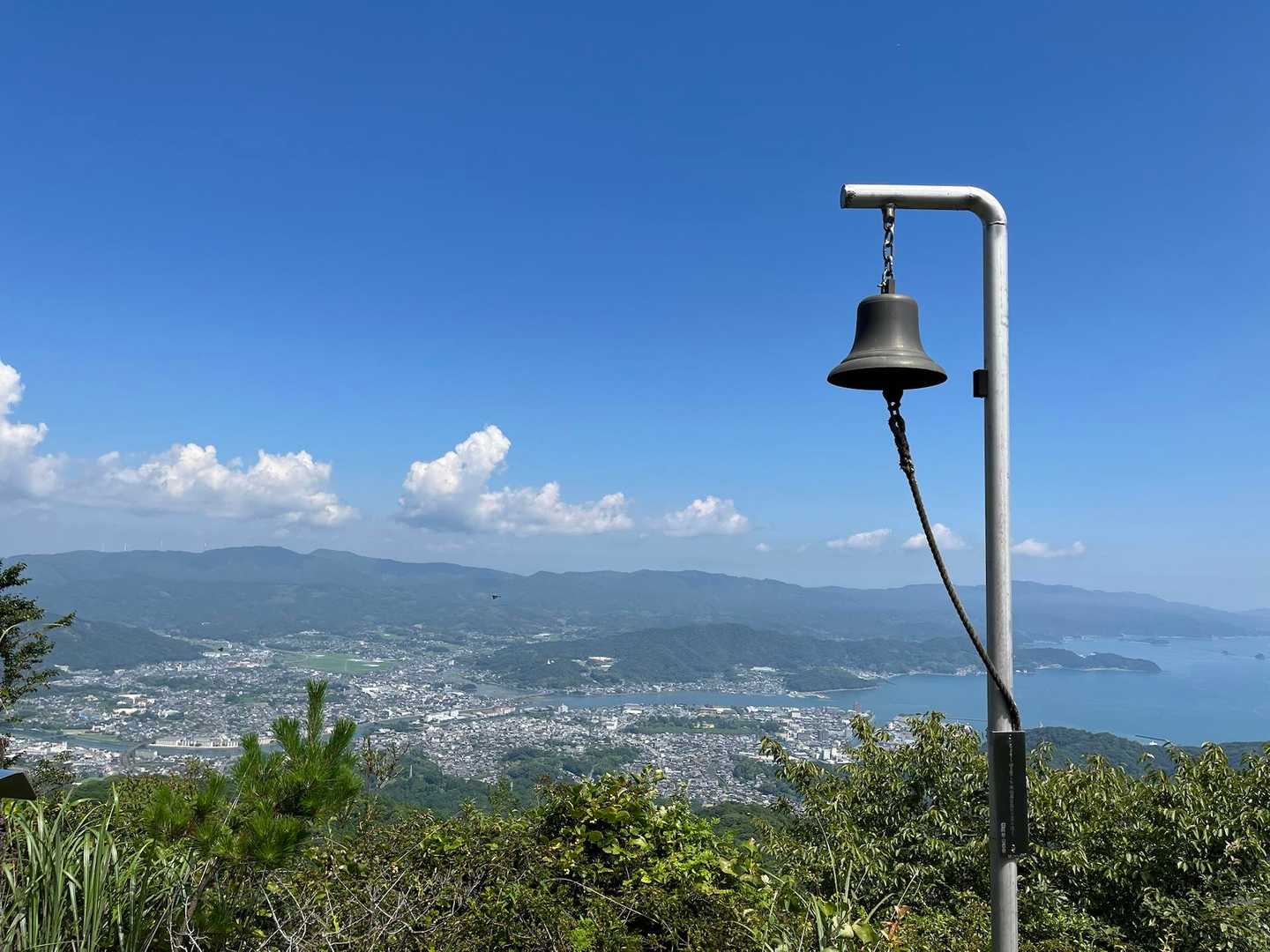 鐘と三角台と白石山