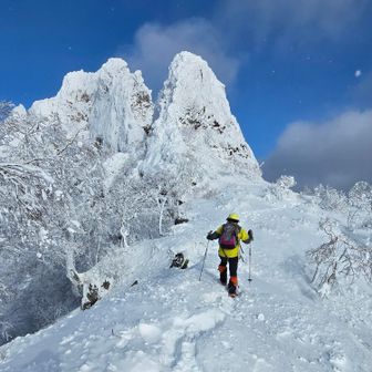 稜線に上がった
ジャンダルム、奥に本峰ね✨️