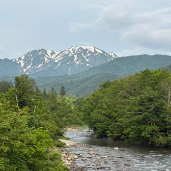 石抱橋(いしだきばし)からの越後駒ヶ岳