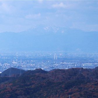 伊吹山は薄っすらとしか見えない