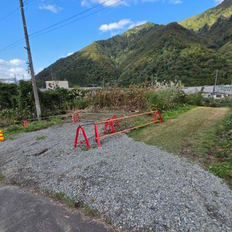 ここを右に行けば土樽駅下り線ホームに着きます。通りすぎないでね！