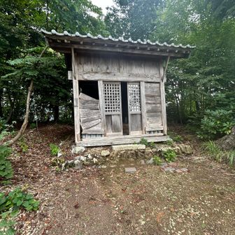 登山口の看板の通り
観音さまはいらっしゃいませんでした