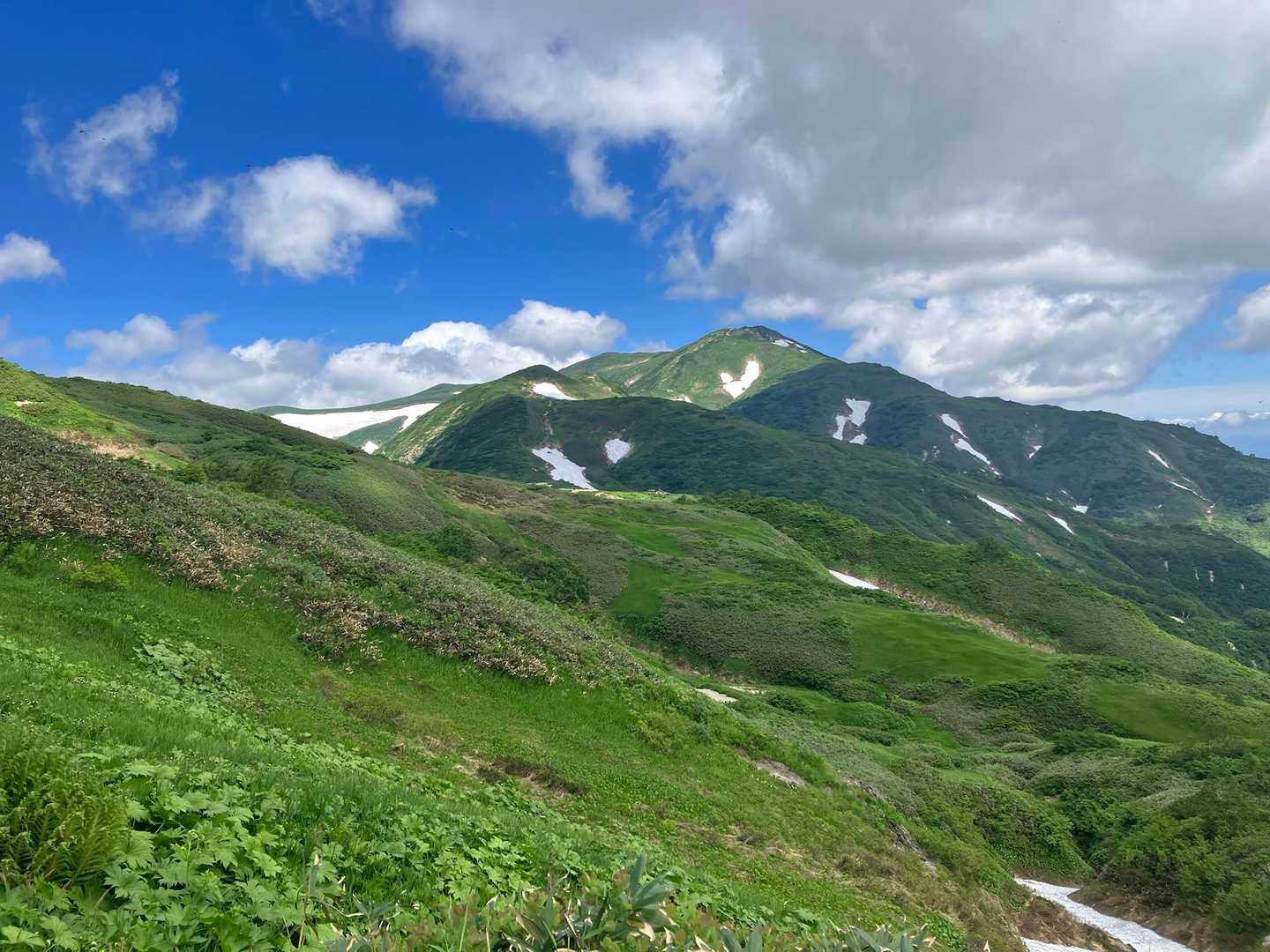あれが飯豊山頂かな

いずれ訪ねさせていただきます