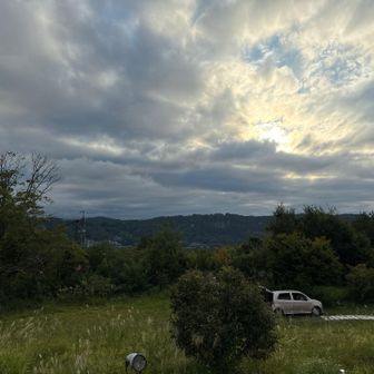 おそらく布引観音の上にある八ヶ岳が見えています。