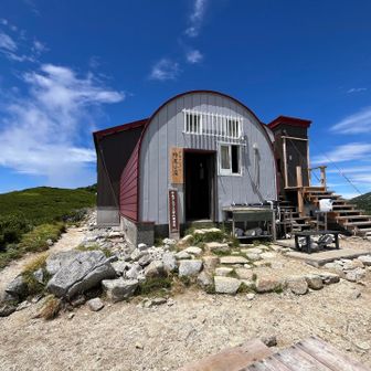 可愛らしい檜尾小屋、お手洗いお借りしました♪ペーパー完備の綺麗なトイレ、使用料300円