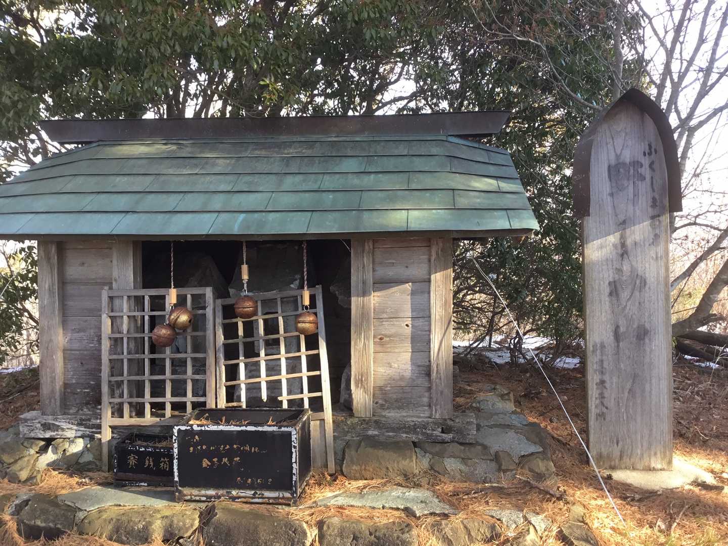 山頂の神社