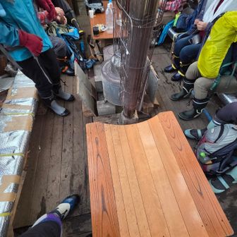 小屋にお邪魔させてもらいました
お〜、細長い！