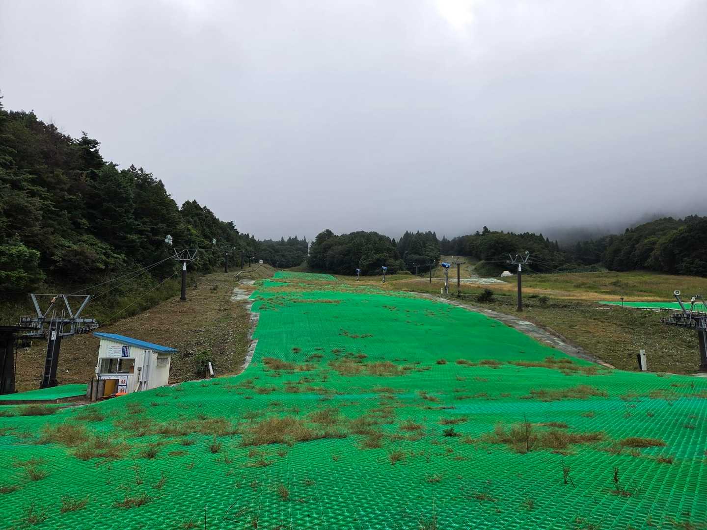 琴引フォレストパークスキー場を登って行きます🚶‍♂️