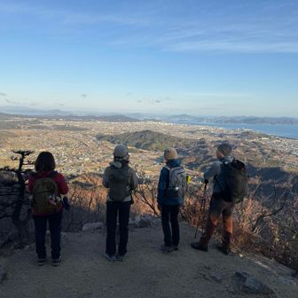 お堂に行く手前でKさんと合流✨
私は顔がわからず、くるみさんがいなかったら認識されずに出会えてなかったかも😅
ずっと会いたかったので思わずハグしちやった😊