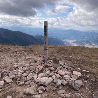 順調に下山するつもりが、つい飯盛山に登る提案をした事を後悔…
　登る時に足が🦵攣る