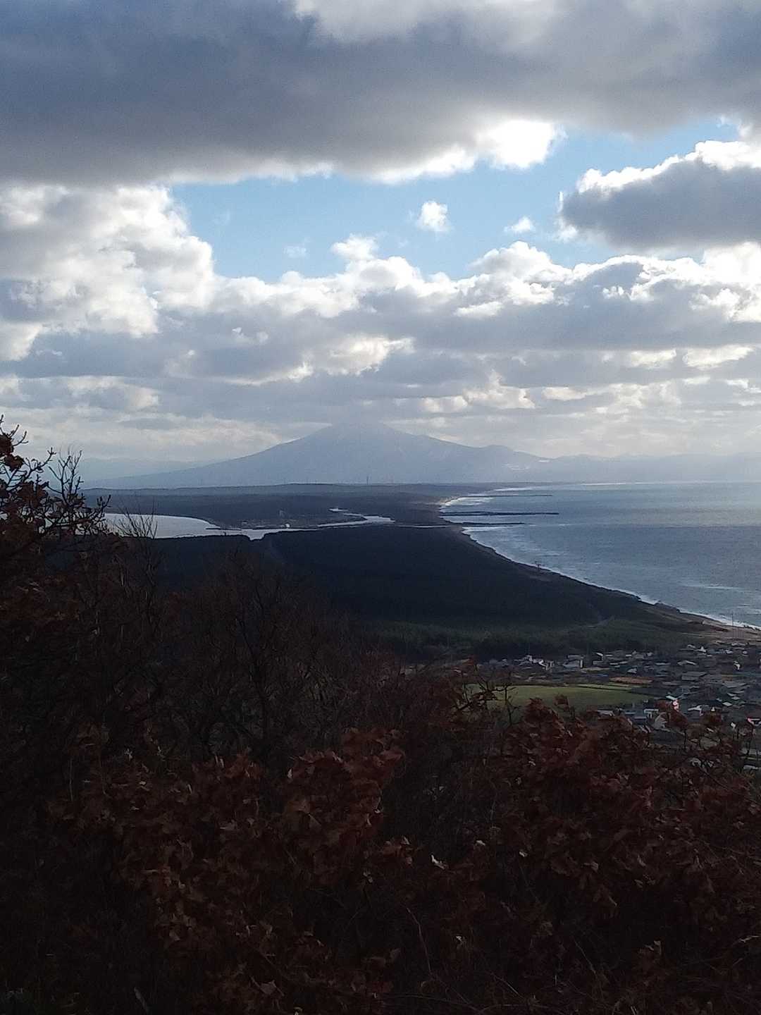靄山から十三湖、岩木山、七里長浜