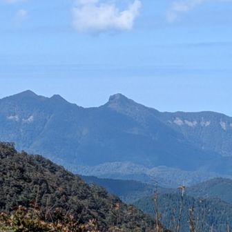 中蒜山頂上から烏ヶ山方面👀